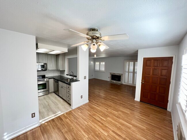 Building Photo - 1538 Alma Ter