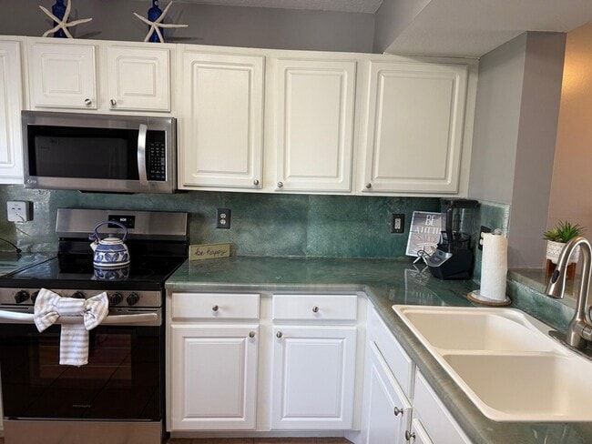 Building Photo - 210 Sixteenth St