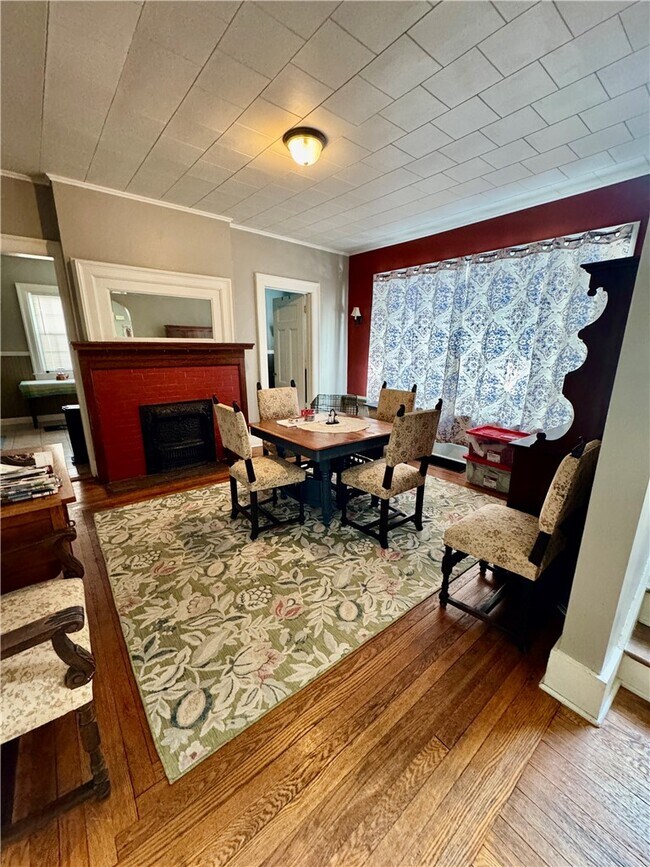 Building Photo - 275 Rosedale St