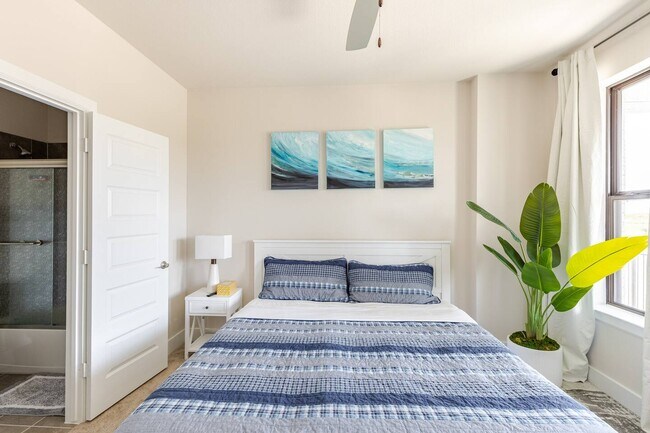 Building Photo - 810 Resort Dr
