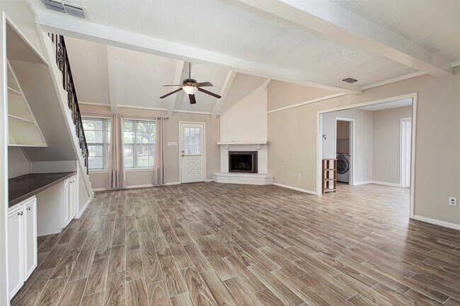 Building Photo - 2706 Stetson Ln