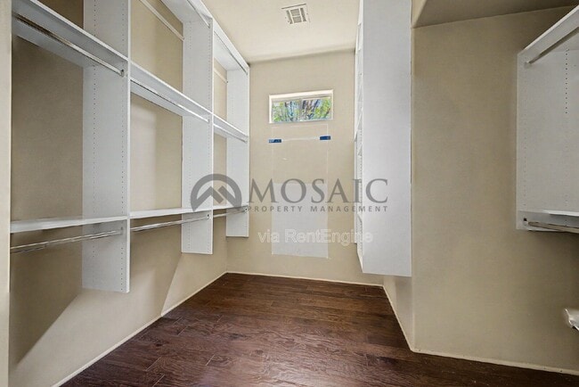 Building Photo - 14006 E Mark Ln