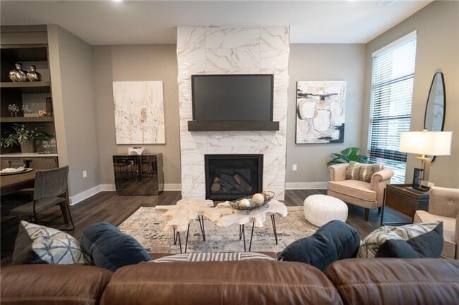 Building Photo - 1052 Fraser St