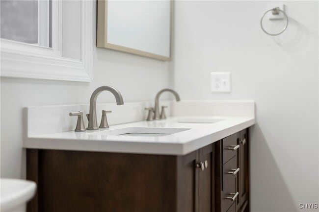 Building Photo - 115 Tarlton Rd