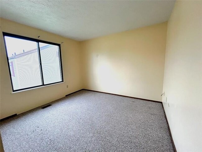 Building Photo - 133 Orchard Dr