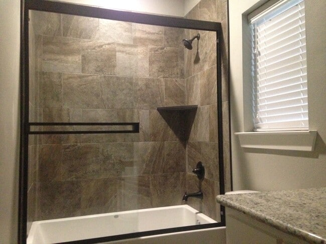 Building Photo - 308 Candlewood Cir