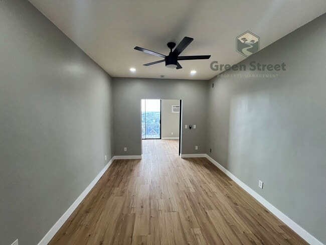 Building Photo - 2410 Albatross St