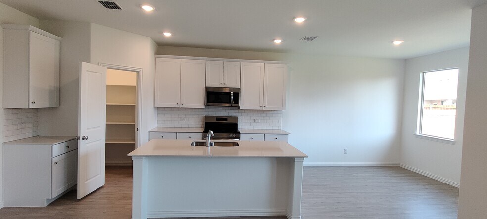 Building Photo - 4812 Sagerun Dr