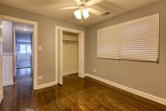 Building Photo - 7835 S Essex Ave