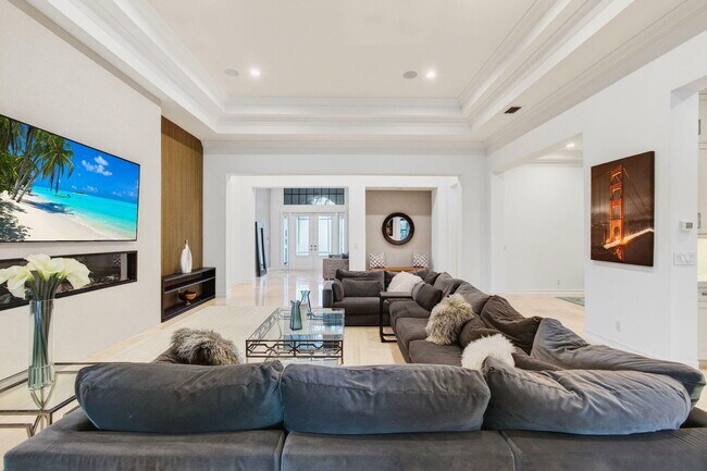 Building Photo - 17662 Cadena Dr