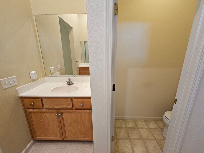 Building Photo - Single story home in Sylvan School District!