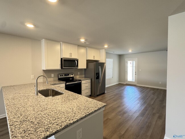 Building Photo - 14886 Ravenel Dr