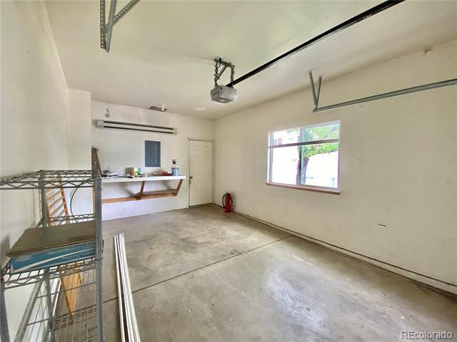 Building Photo - 950 52nd Ave Ct