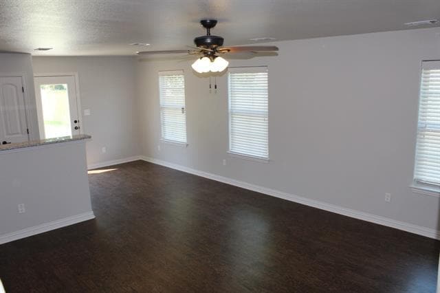 Building Photo - 208 W Lake Ave