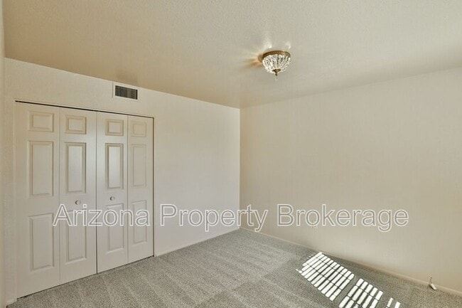 Building Photo - 373 E Coronado Rd