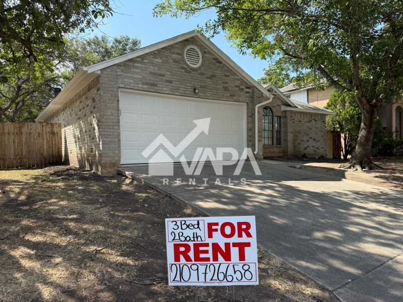 Building Photo - 5215 Fountain Lake Dr