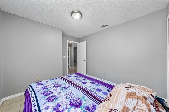 Building Photo - 4855 Kingston Cir