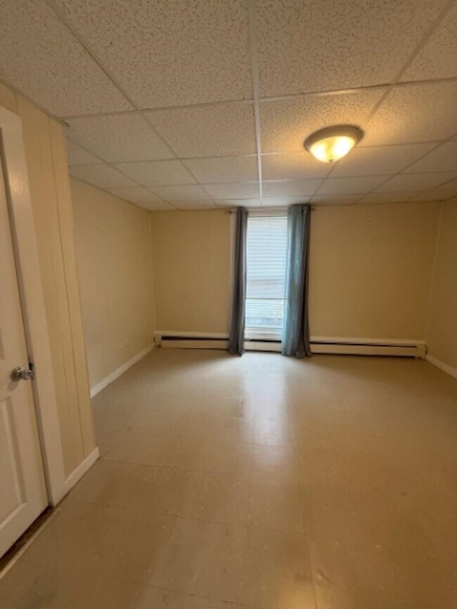 Building Photo - 604 Burgess St