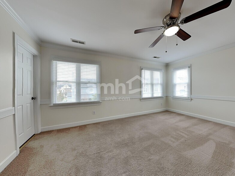 Building Photo - 4840 Forest Highland Dr