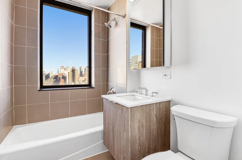 Building Photo - 520 W 43rd St