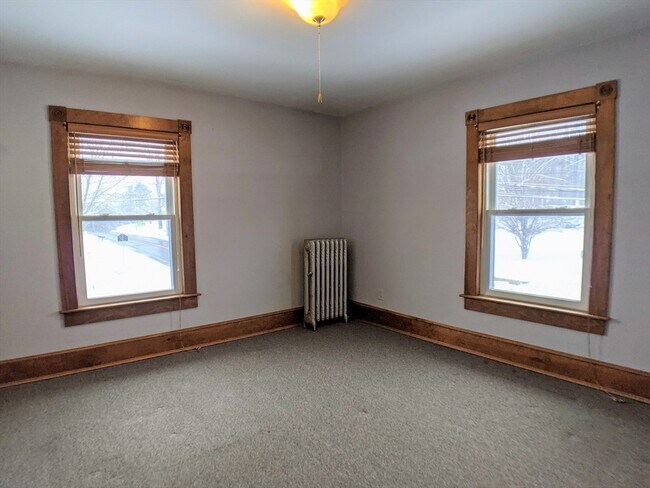 Building Photo - 62 W Main St