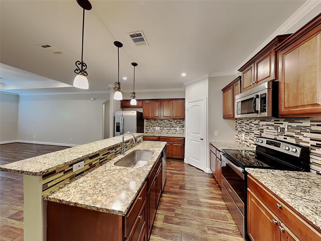 Building Photo - 1002 Woodcrest Dr