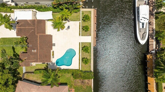 Building Photo - 330 Coconut Isle Dr