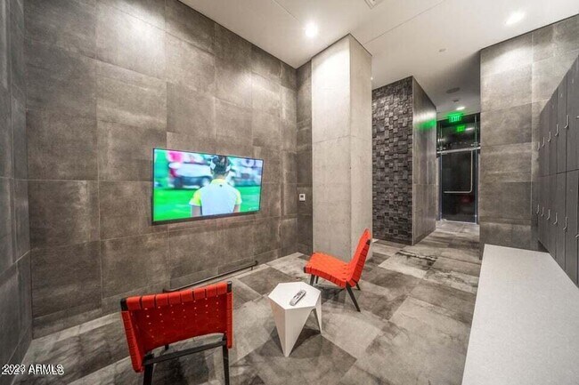 Building Photo - 7180 E Kierland Blvd