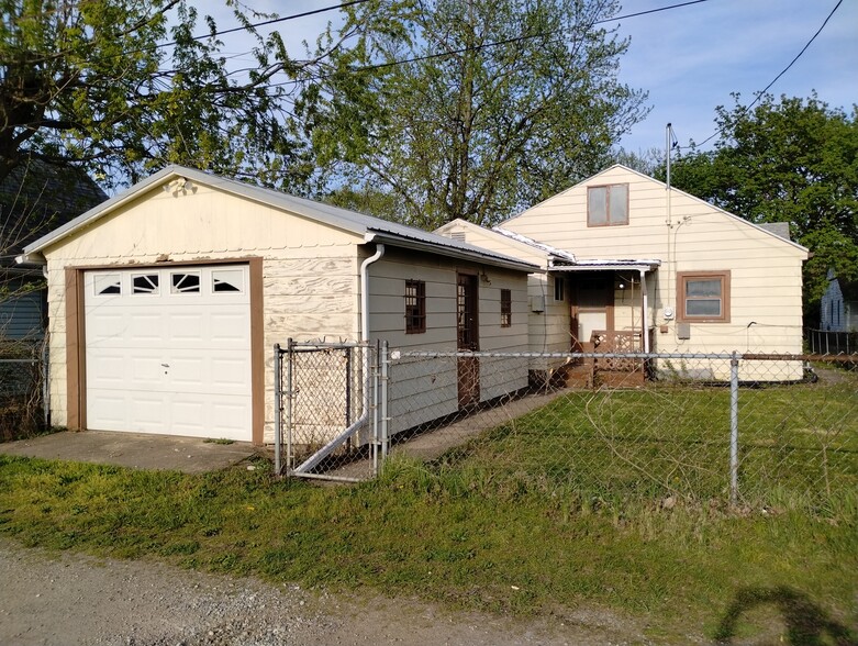 Building Photo - 83 Miller Ave