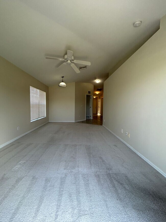 Building Photo - 2 Bedroom plus a DEN 2 Bath 1 Car Garage Duplex Cape Coral