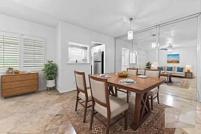 Building Photo - 100 Royal Palm Way