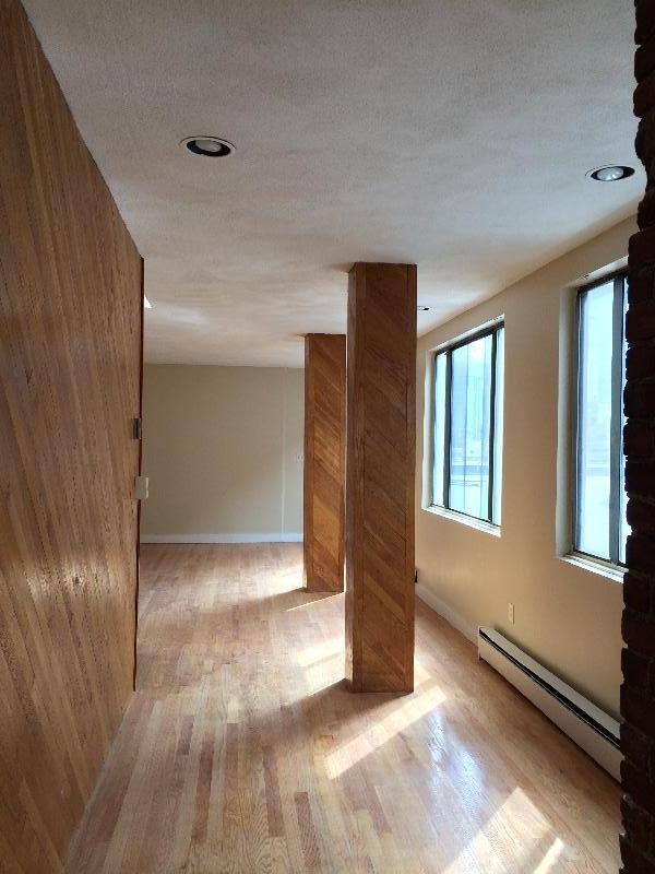 Building Photo - 214 Hanover St