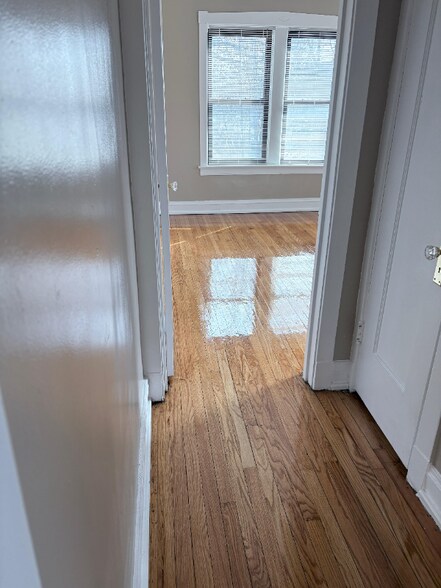 Building Photo - 2650-2652 E 74th St