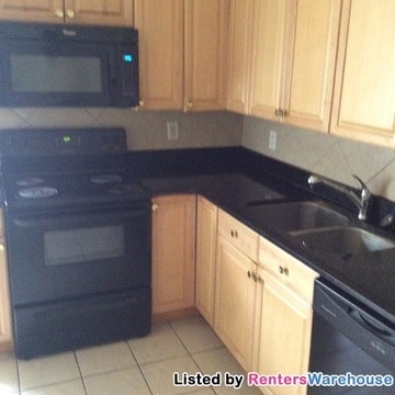 Building Photo - 67 Little St SE