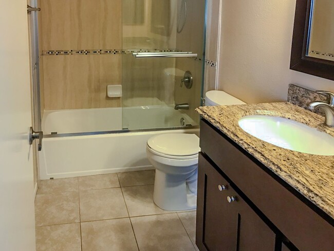 Building Photo - Beautiful 2-Bedroom, 2-Bathroom Condo for ...