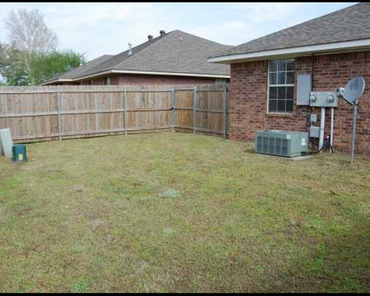 Building Photo - 1811 Ingalls Ln