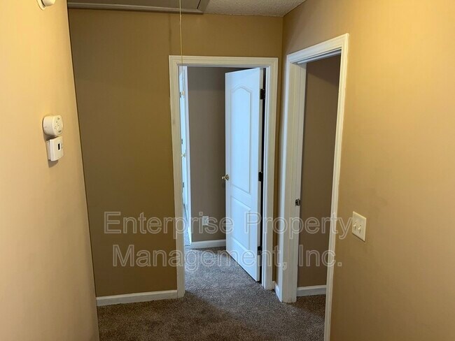 Building Photo - 9221 Lazzini Cove