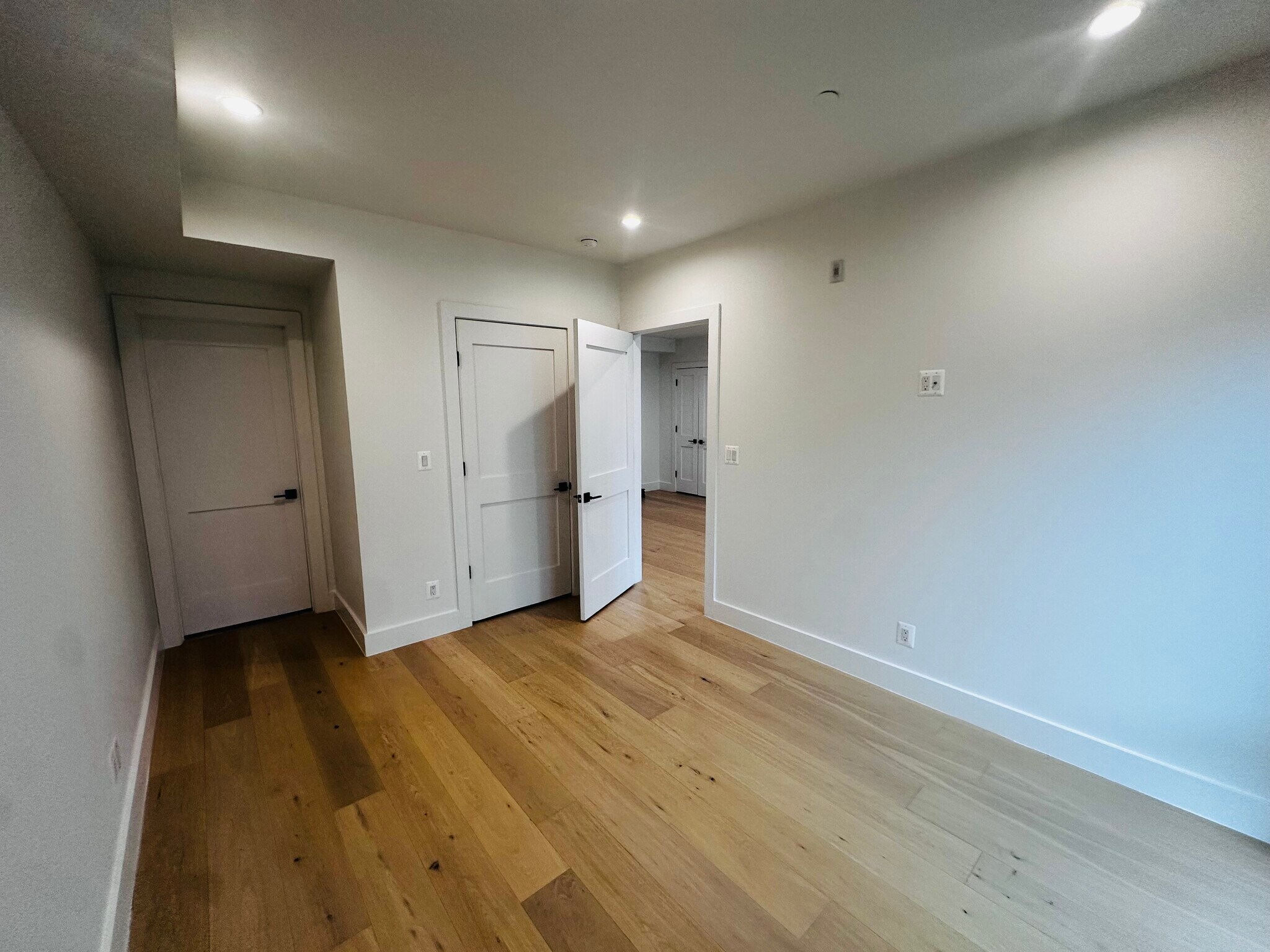 Building Photo - 1658 K St NE