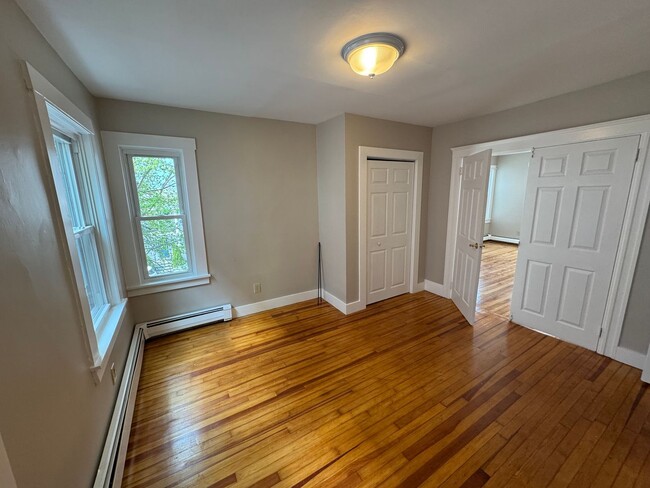 Building Photo - 130 S Elm St