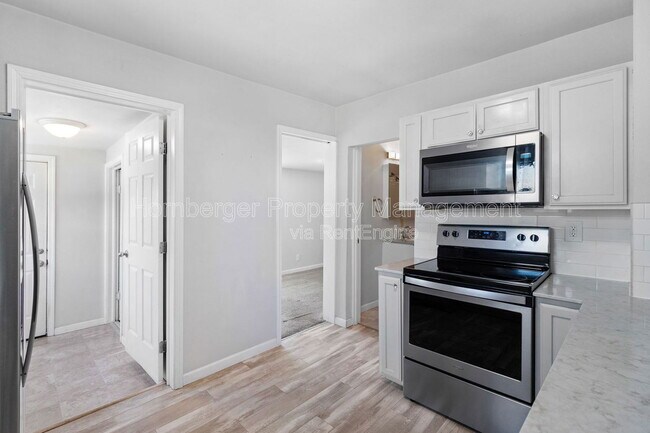 Building Photo - 1836 E 10th Ave