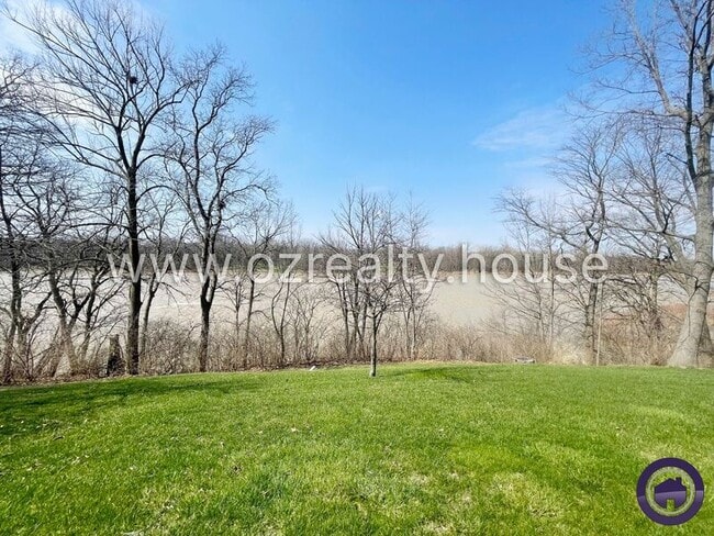 Building Photo - 25101 W River Rd