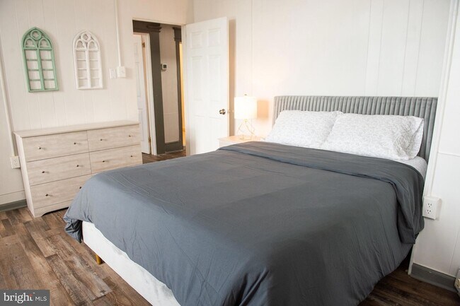 Building Photo - 3809 Ventnor Ave