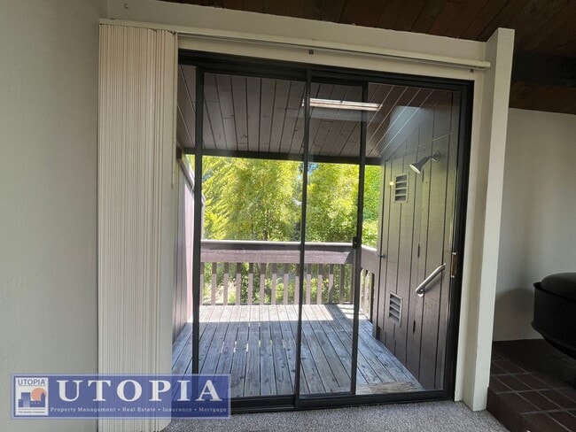 Building Photo - Bright and cozy 2-Bedroom, 2 Bathroom loca...