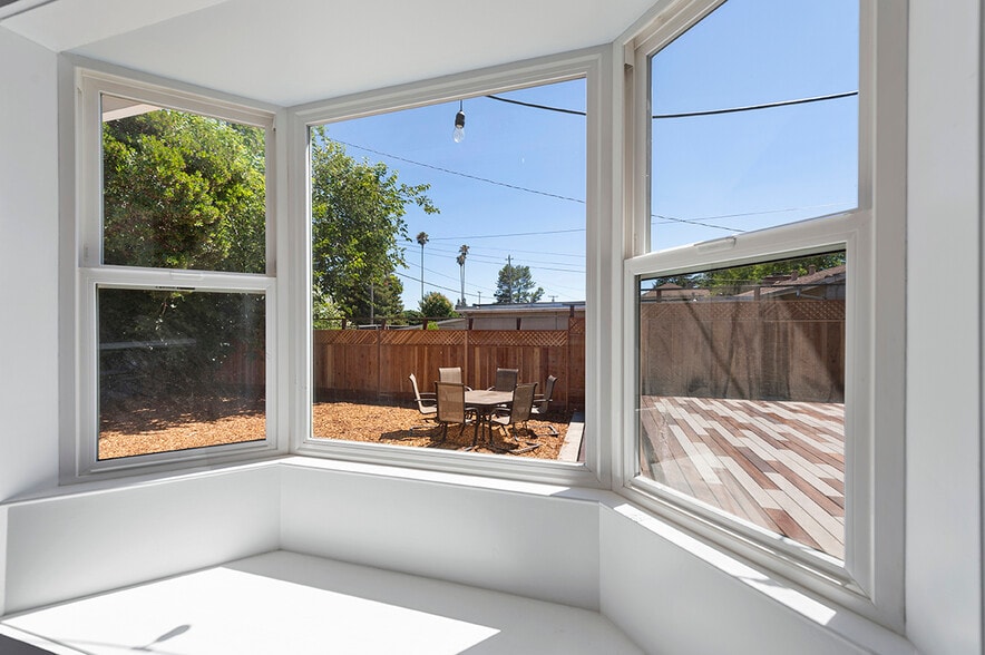 Nook - 944 Bruno St