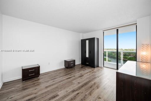Building Photo - 20505 E Country Club Dr