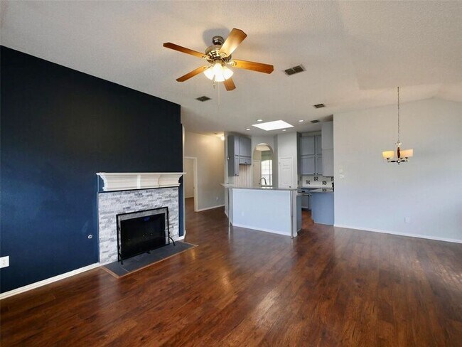 Building Photo - 4502 Highlands Dr
