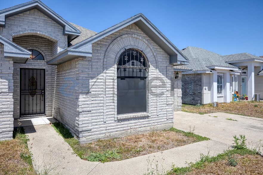 Building Photo - 6053 Blanco River St