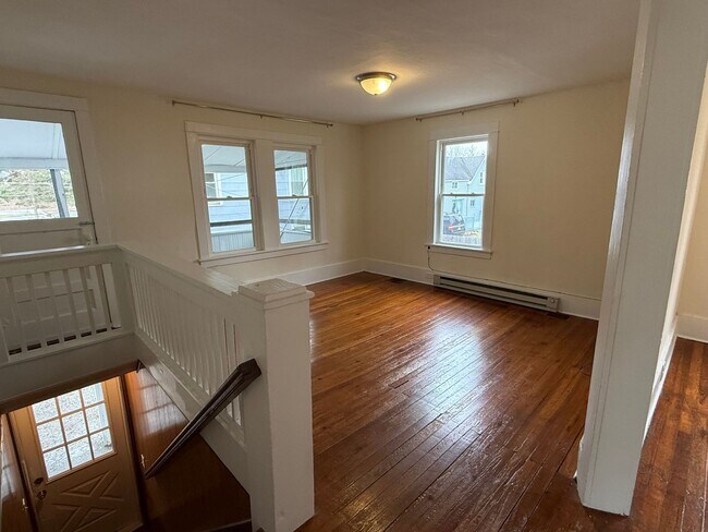 Building Photo - 31 Chapel St