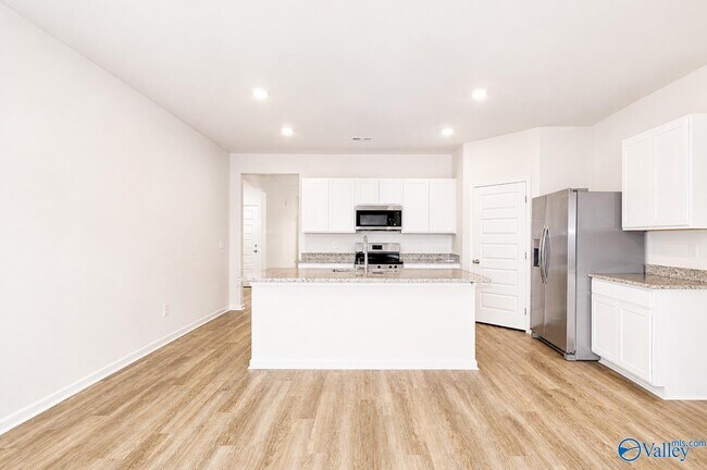 Building Photo - 118 Betty Williams Dr