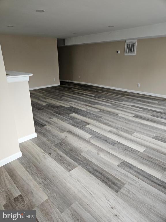 Building Photo - 14 West Ave